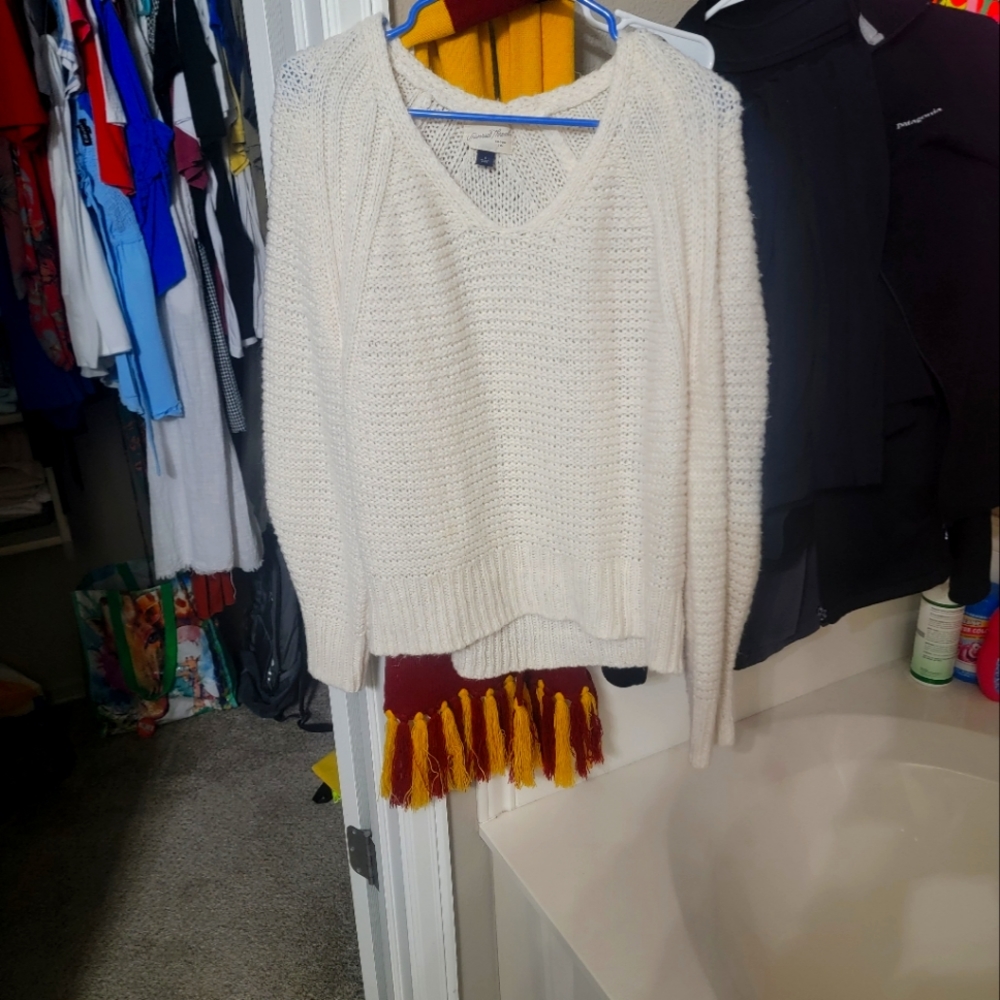 White long sleeve sweater